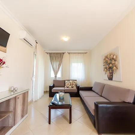 Apartament Mandani *